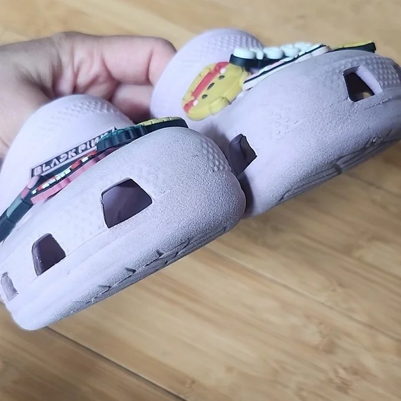 Girls bright light pink crocs sz 10 C - Picture 4 of 5